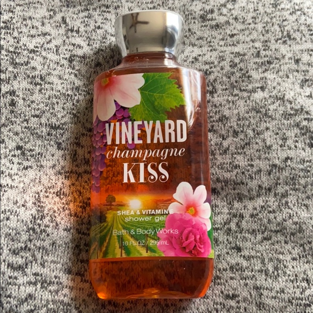 BATH AND BODY WORKS
